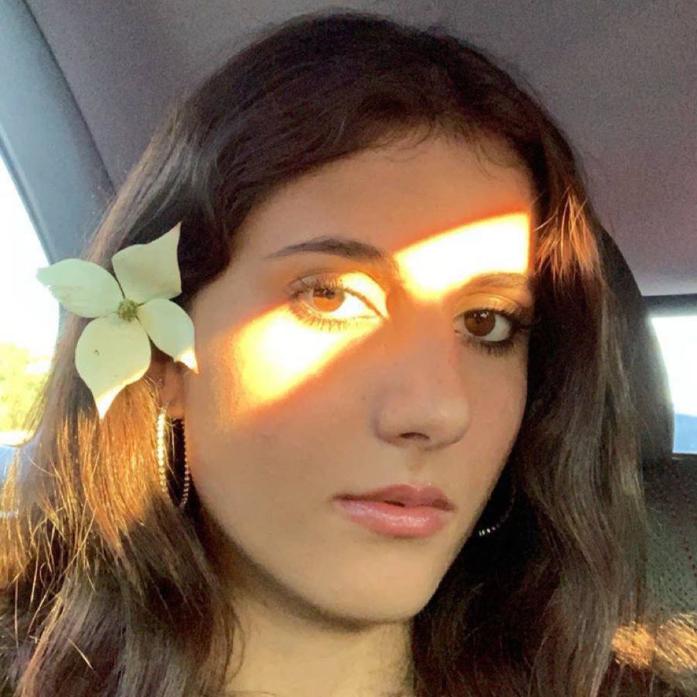 Meet your Posher, Ariella